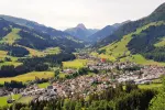 Mehrparteienhaus direkt an der Piste & Rodelbahn