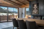 Tiroler Haus mit Bergblick