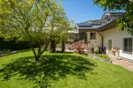 Landhaus mir 3 Wohnungen in sonniger Lage