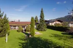 Großes Grundstück mit Altbestand